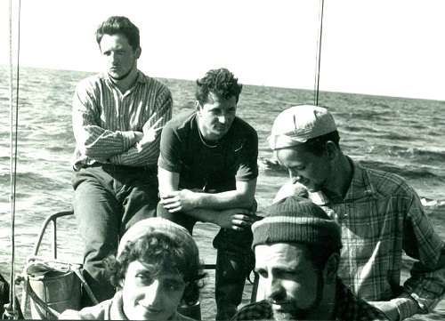 Załoga drugiej części rejsu: u góry od lewej Wojtek, Zbyszek, Staszek, u dołu Barbara i Stefan; Genio niewidoczny, bo fotografuje